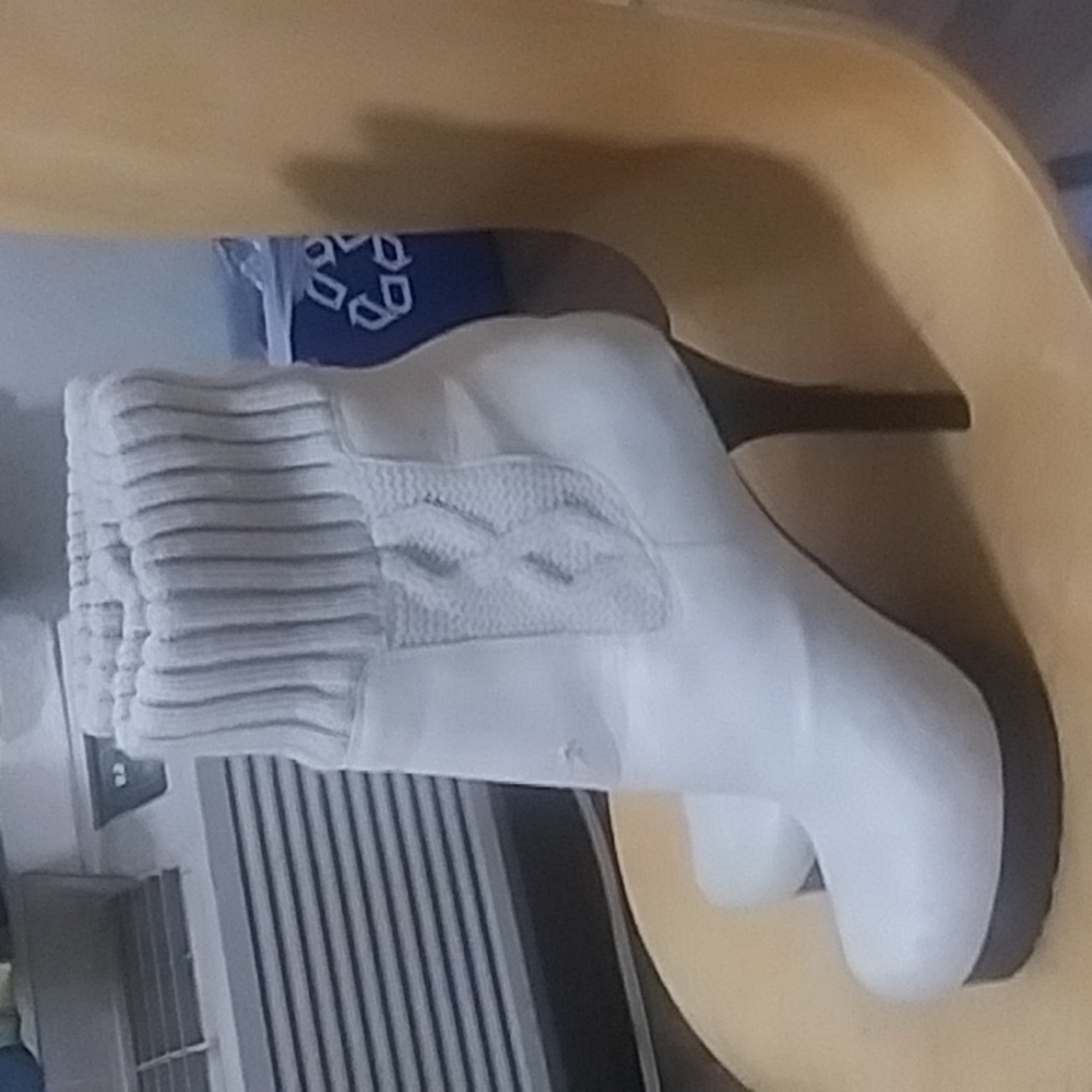 Jennifer lopes boots with heels